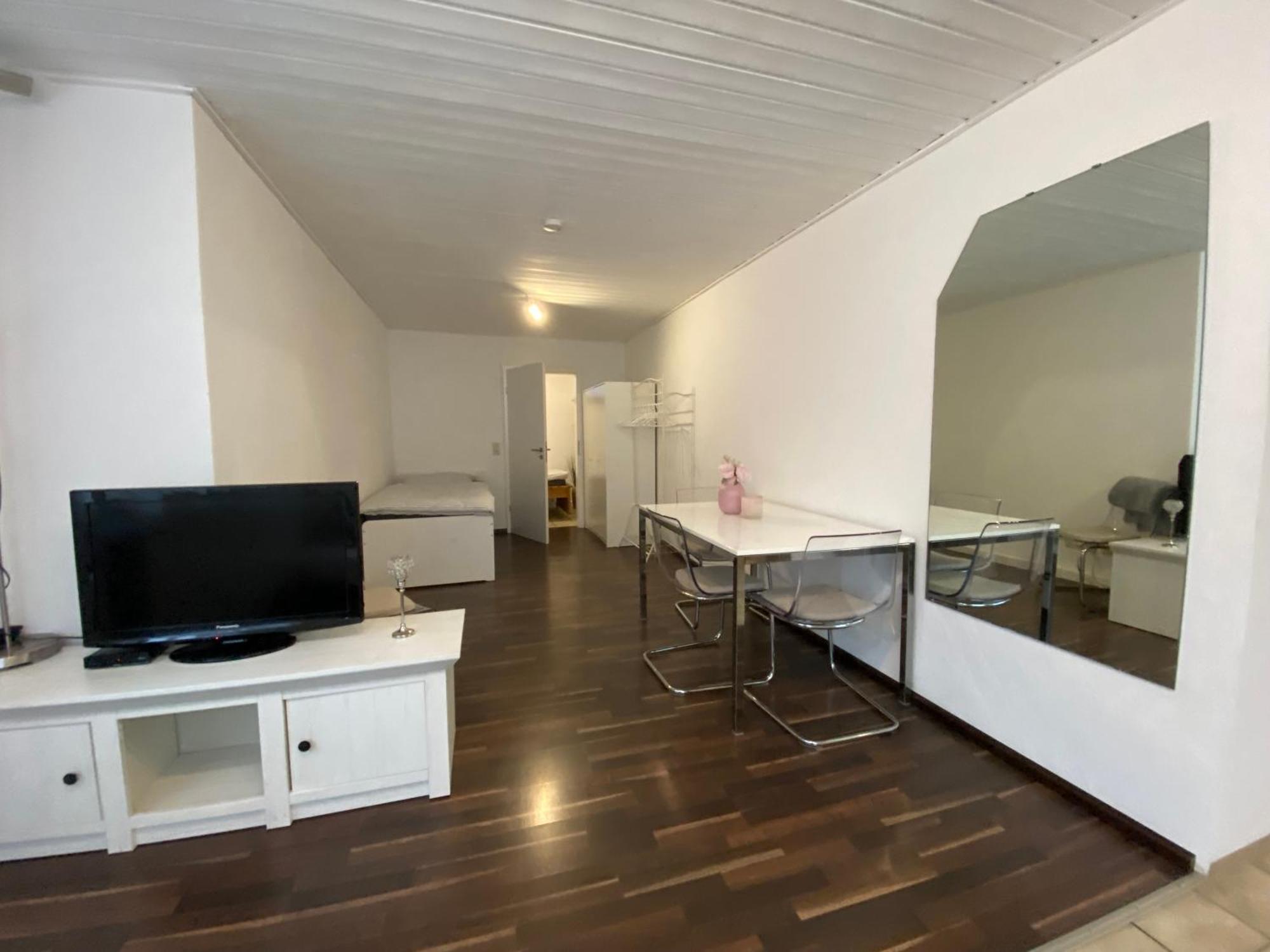 Ferienwohnung Geiger Sersheim Bagian luar foto